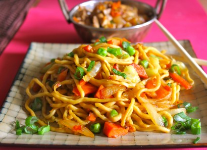 Chili Chicken and Spicy Vegetable Lo Mein